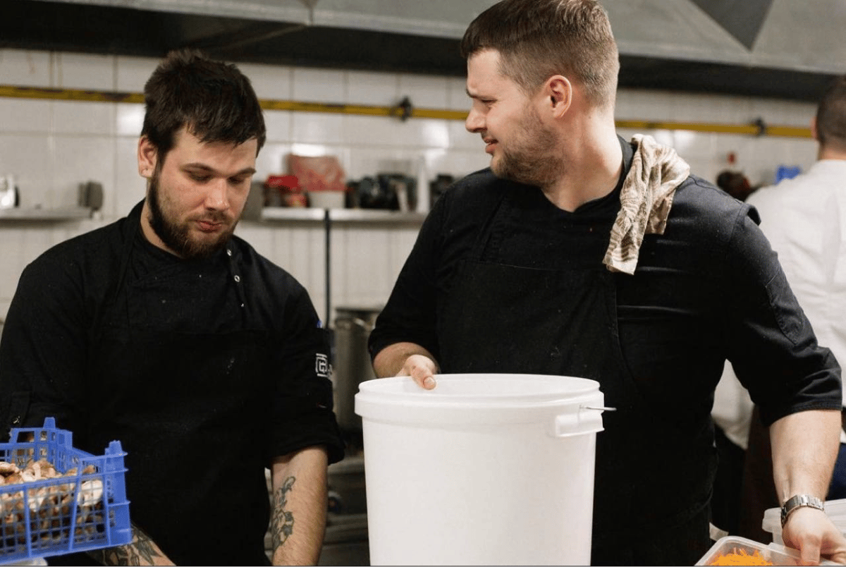 Працівники ресторану в Ужгороді