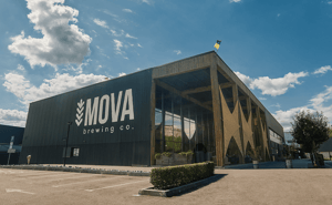 Редакція «Реве» на виробництві MOVA – як у Дніпрі варять пиво з сенсами