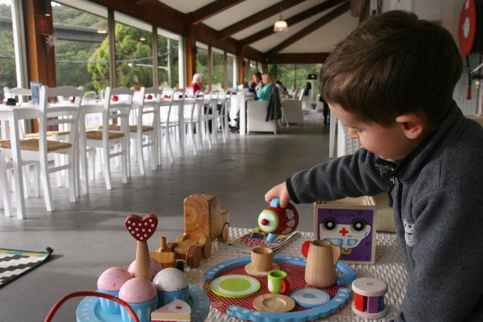 Child on sale friendly restaurants