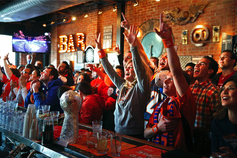 Sunday's Super Bowl super for local bars, pubs - Vancouver Is Awesome