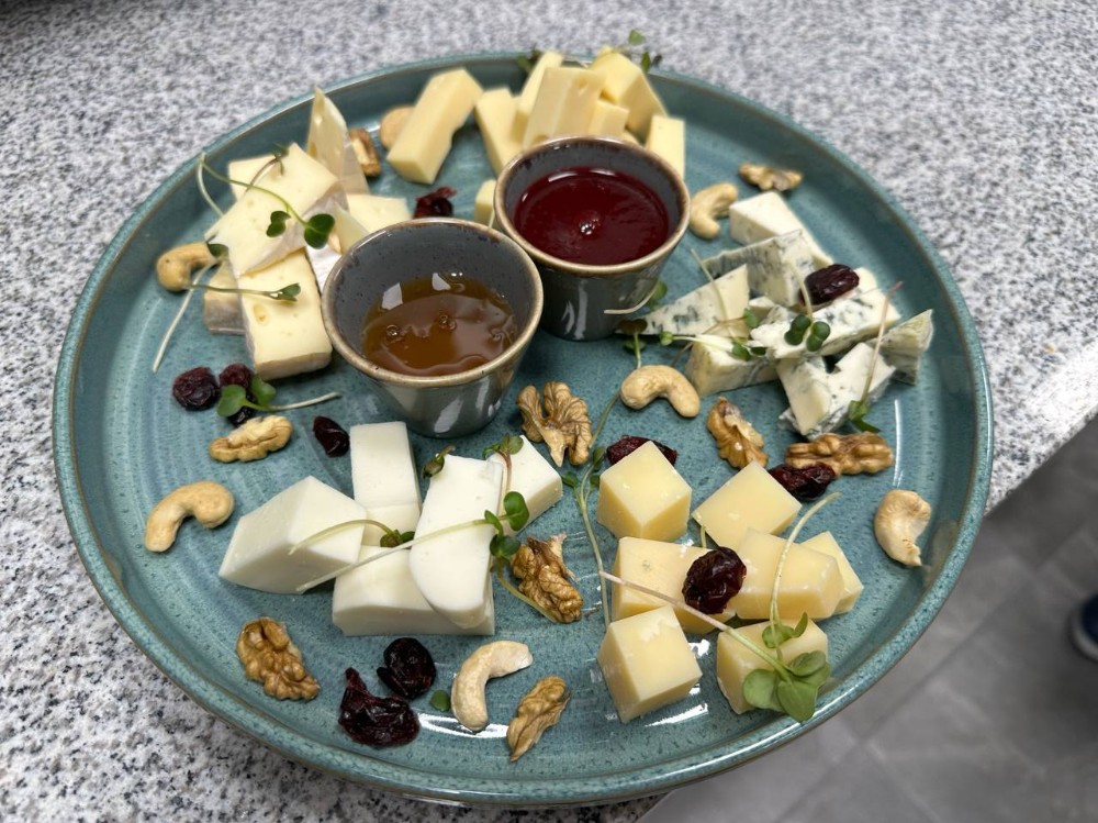 Сирна тарілка