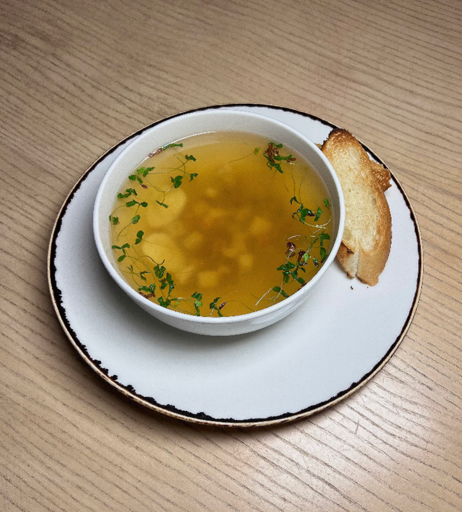 Бульйон з локшиною
