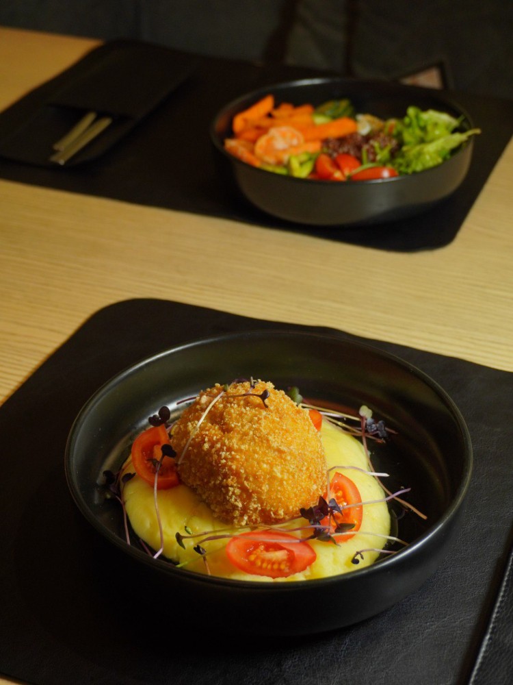 Котлета по-київські