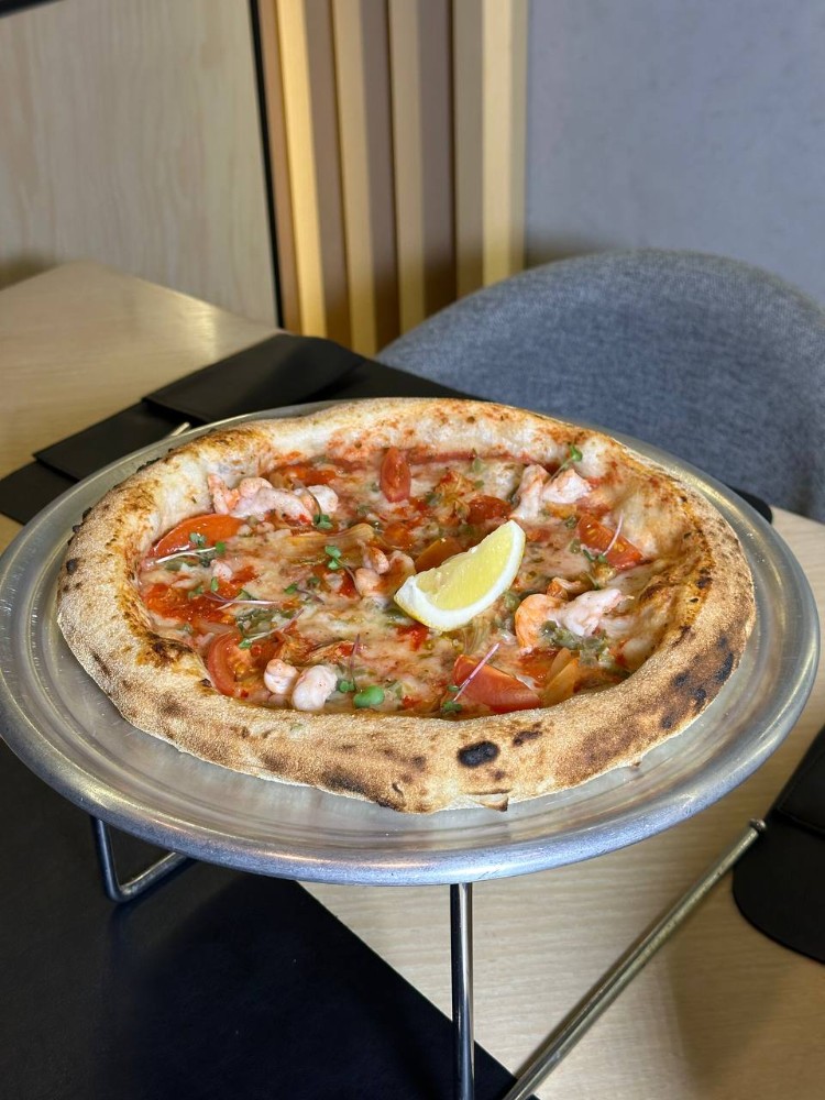 Піца з креветками і кімчі