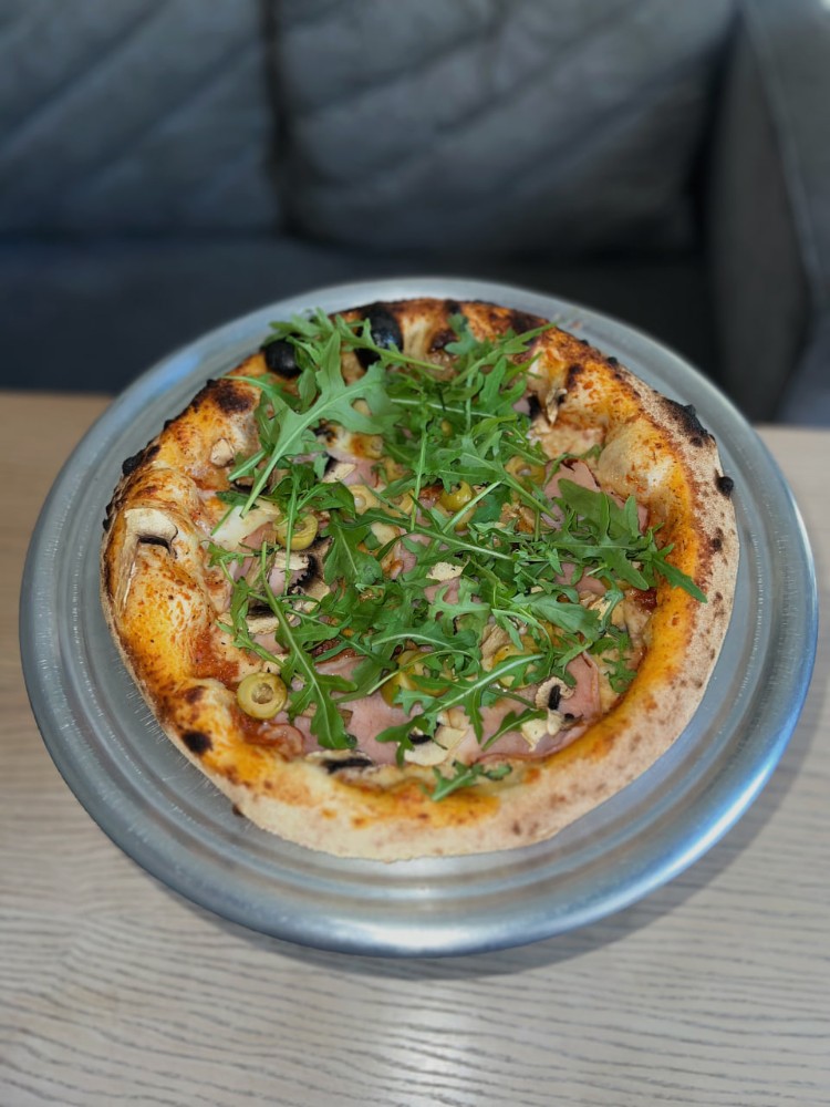 Піца капрічоза