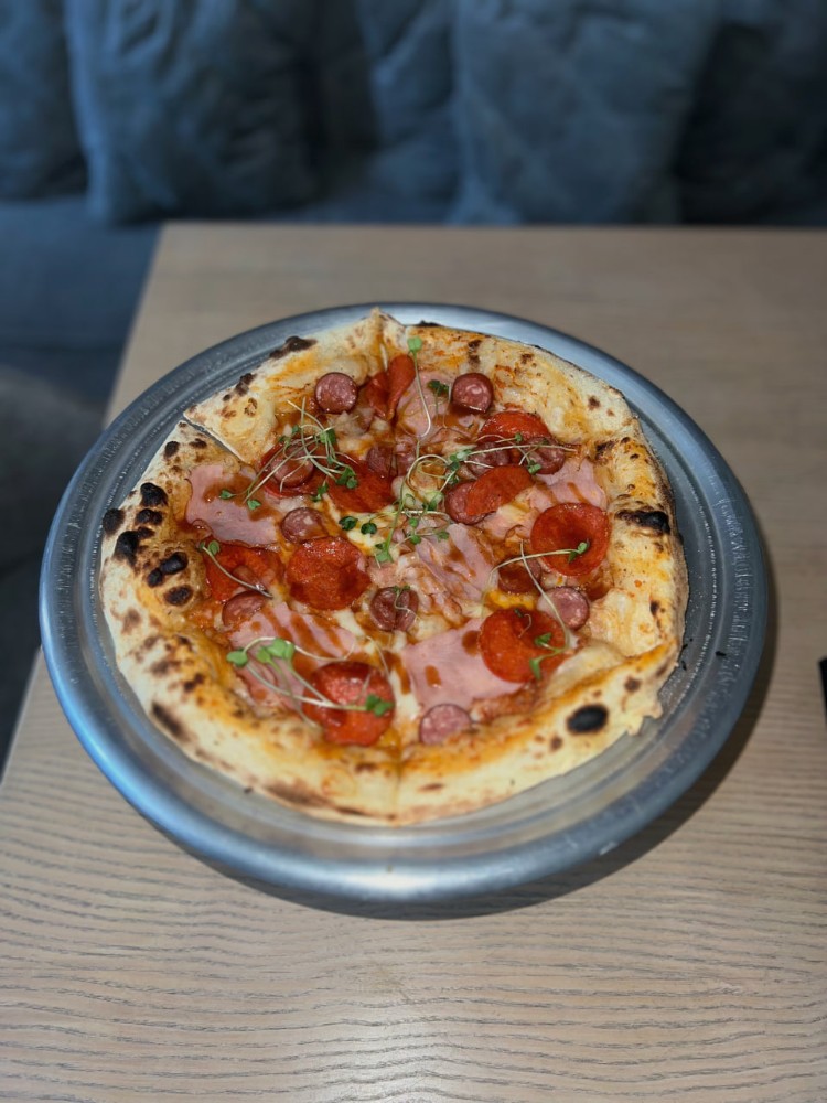 Піца м'ясна