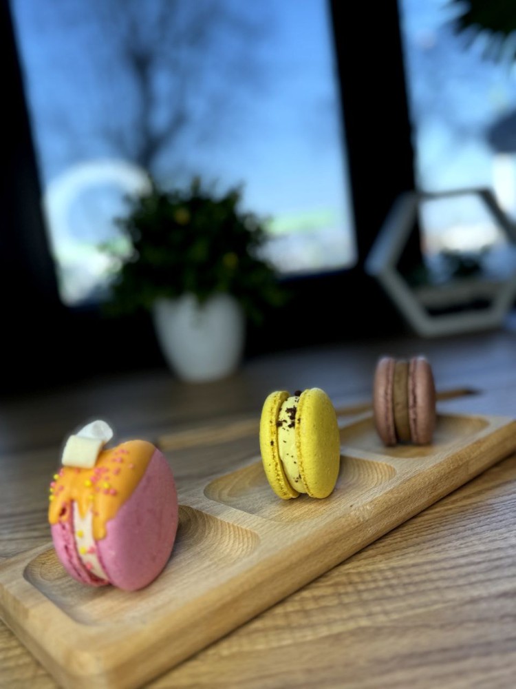 Макаронс в асортименті