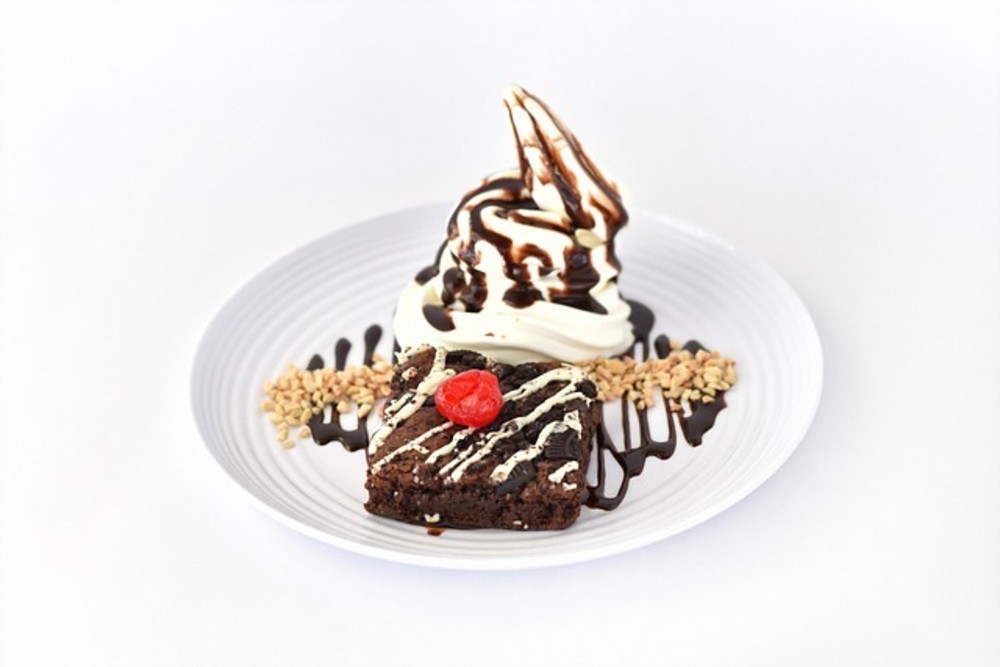 Ice cream with topping
