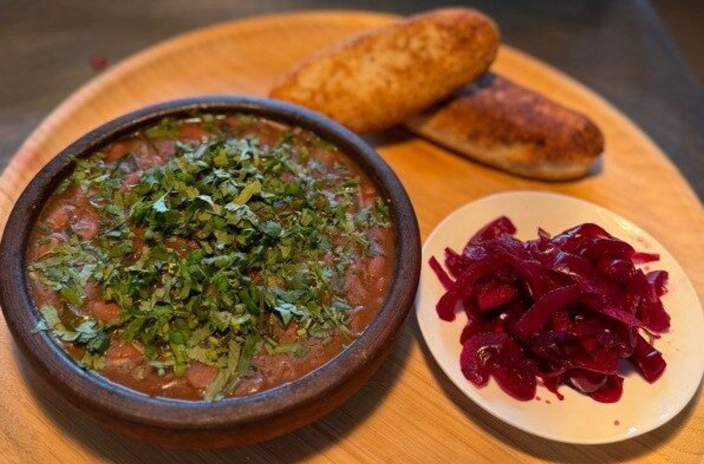 Georgian beans with mchadi