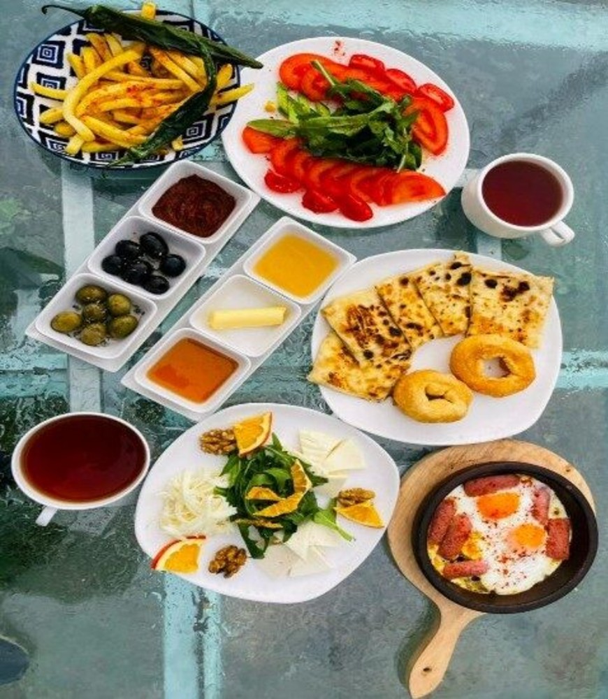 Halal hearty country breakfast