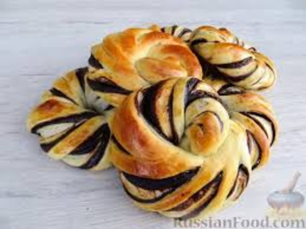 Булочка с шоколадом